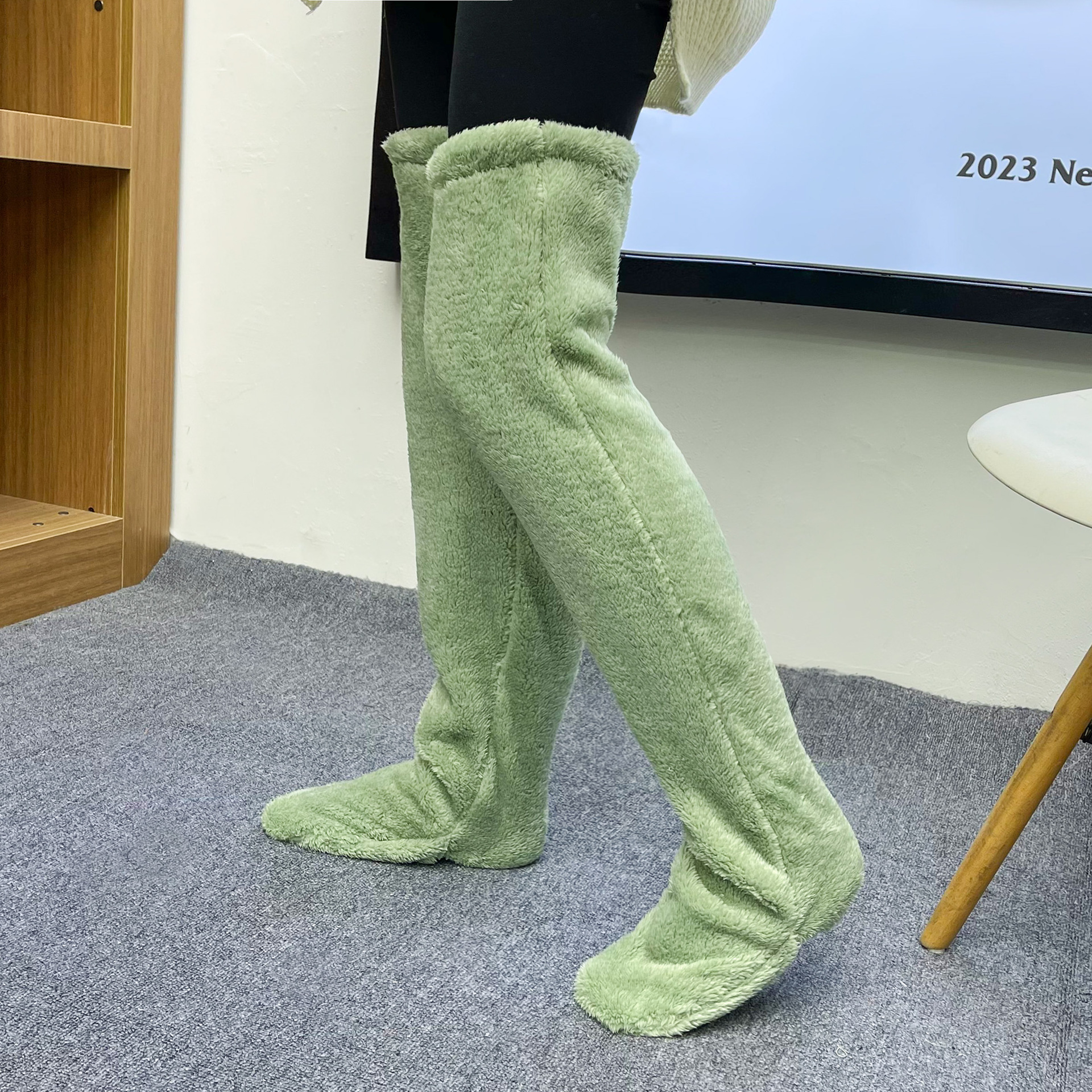 Winter versatile warm leg warm plush stockings sleep socks home essential plush sleeping socks knee pads for men and women