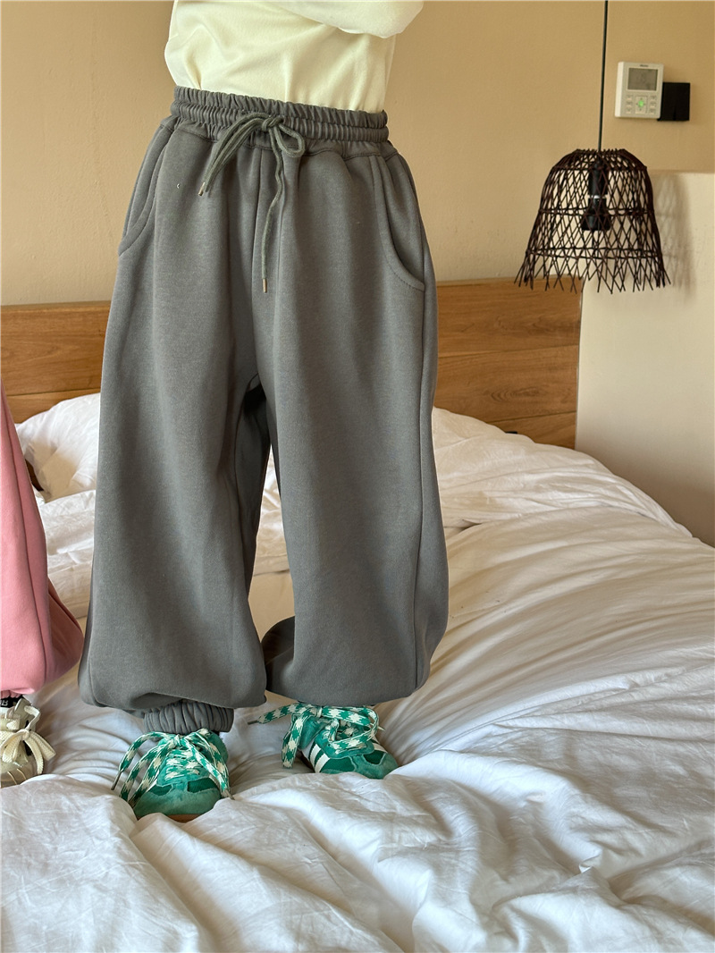 2024 Winter New Children's Wear Korean Style Children's fleece-lined Sweatpants Loose Casual One-piece Velvet Sports Pants for Boys and Girls