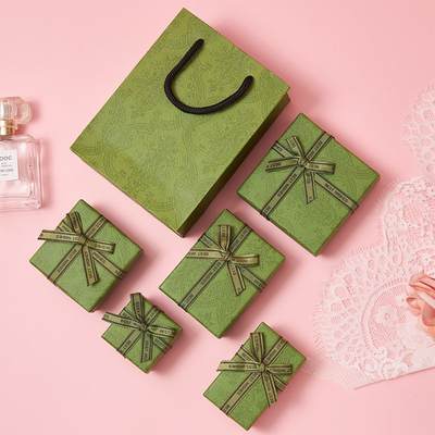 Factory spot small jewelry box green ring box simple jewelry packaging box heaven and earth cover necklace box with sponge