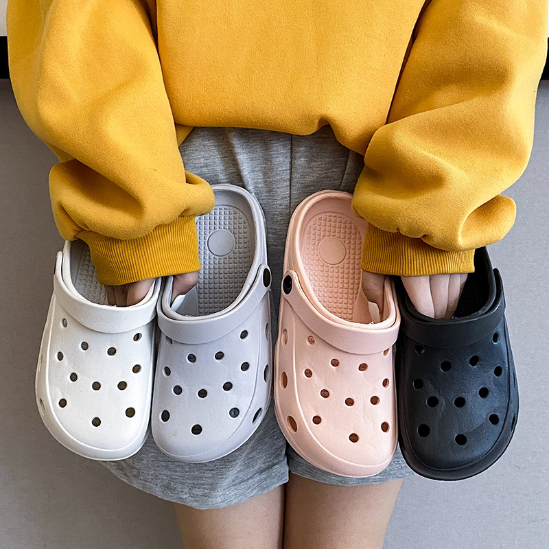 Cave Shoes Women's Outerwear Summer Style Thick-soled Baotou Breathable Couple's Sandals Non-slip Operating Room Sandals for Men
