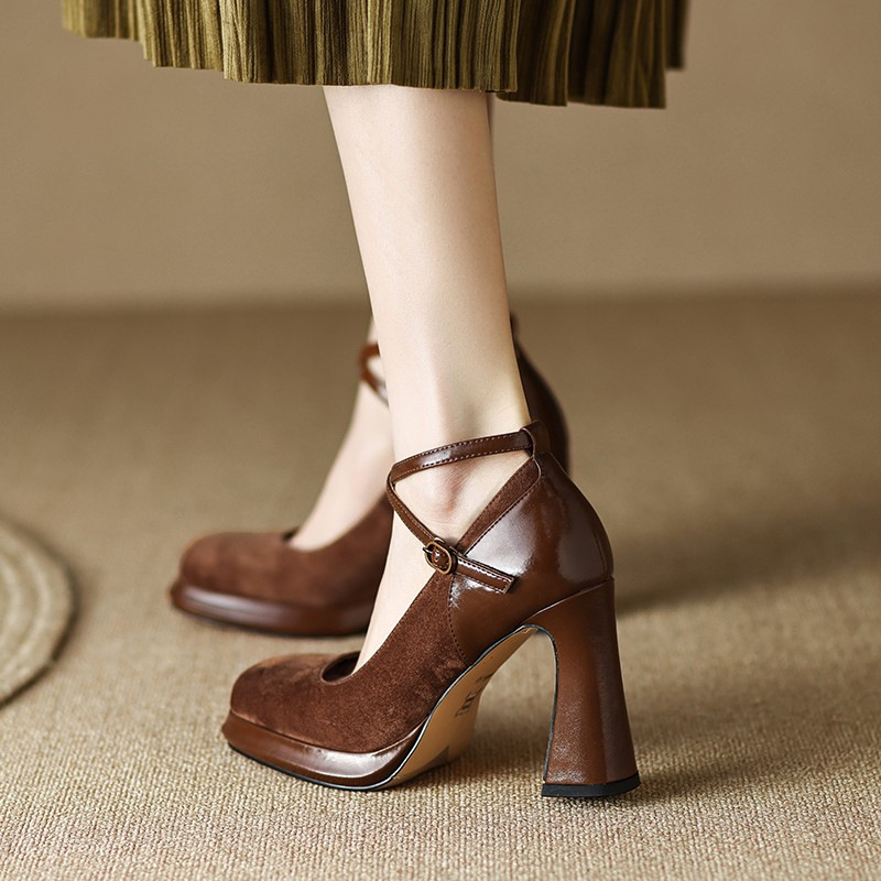 High-heeled shoes women's 2023 Spring and Autumn new fashion shallow mouth retro square head thick heel waterproof table Mary Jane shoes wholesale