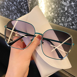 2024 New Internet Celebrity Sunglasses Men and Women Korean Style Square Oval Sunglasses Personalized Anti-UV Glasses 8011
