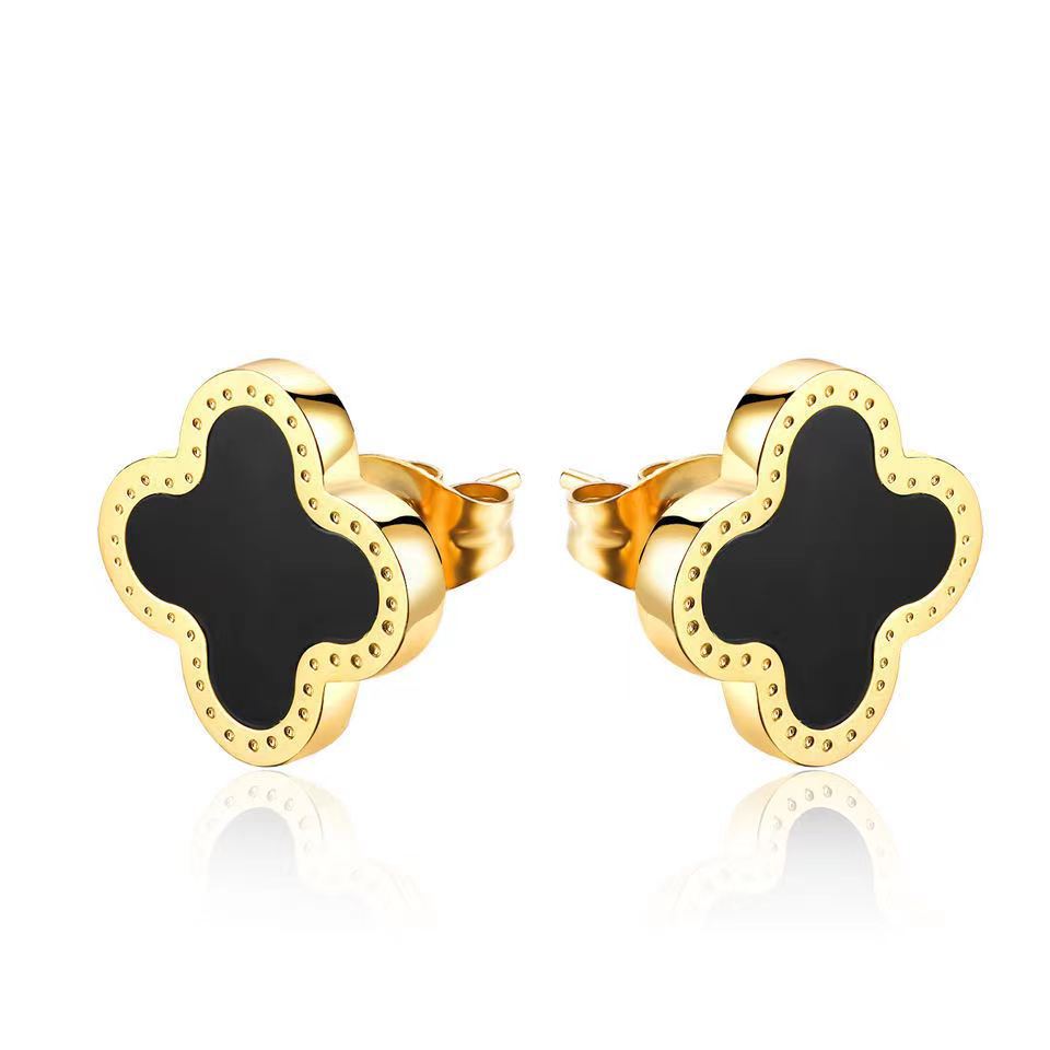 Titanium steel personality trend four-leaf clover Golden Rose gold earrings high fashion earrings wholesale net red wind earrings