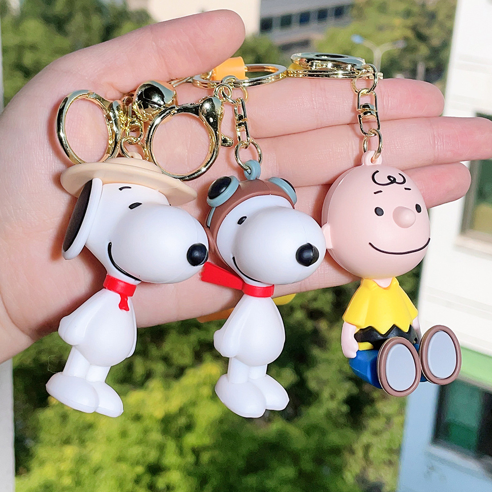 A variety of Snoopy key chain Charlie cartoon creative car key chain cute bag pendant glue doll
