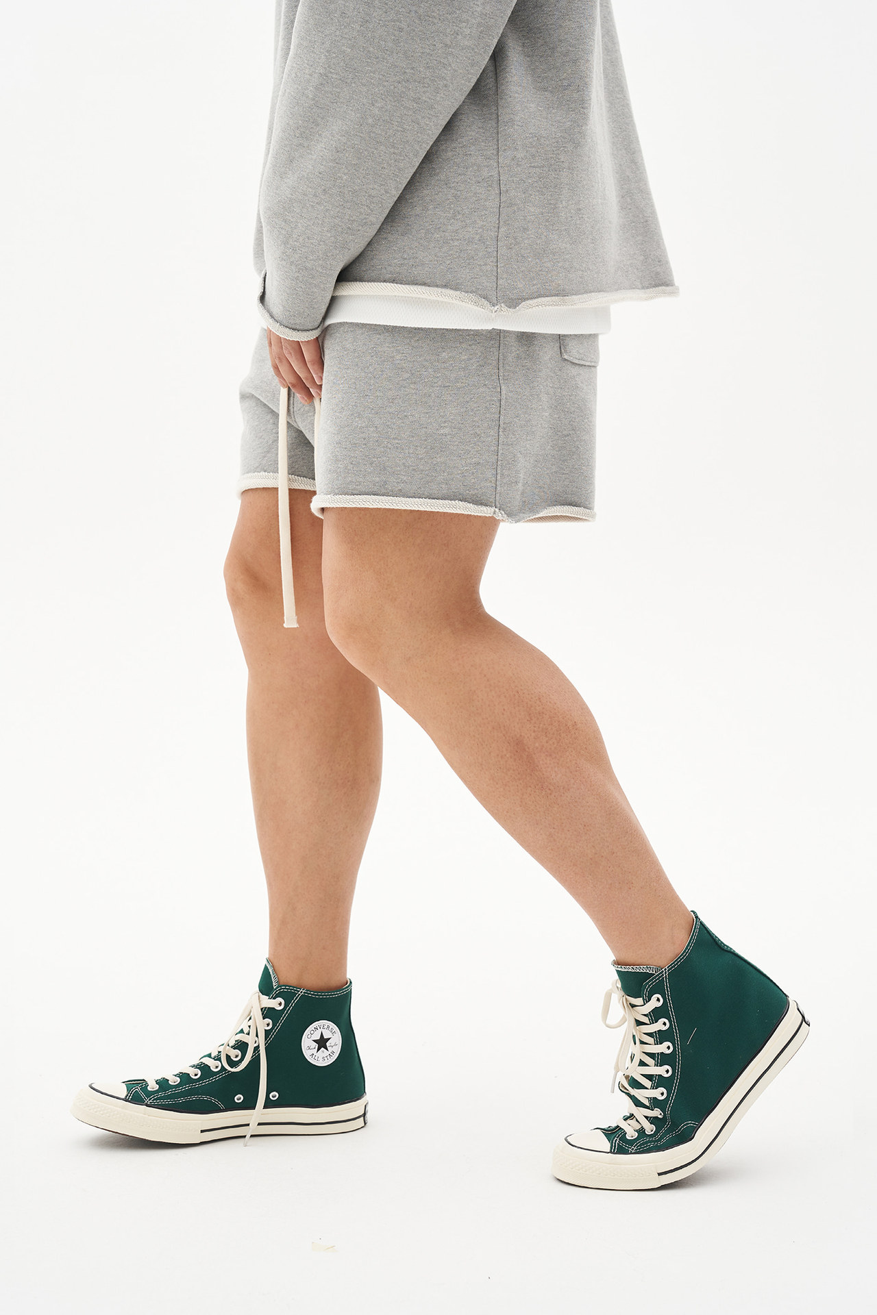 European and American High Street shorts men's fashion brand washed raw edge loose solid color leisure sports pants summer a generation of hair