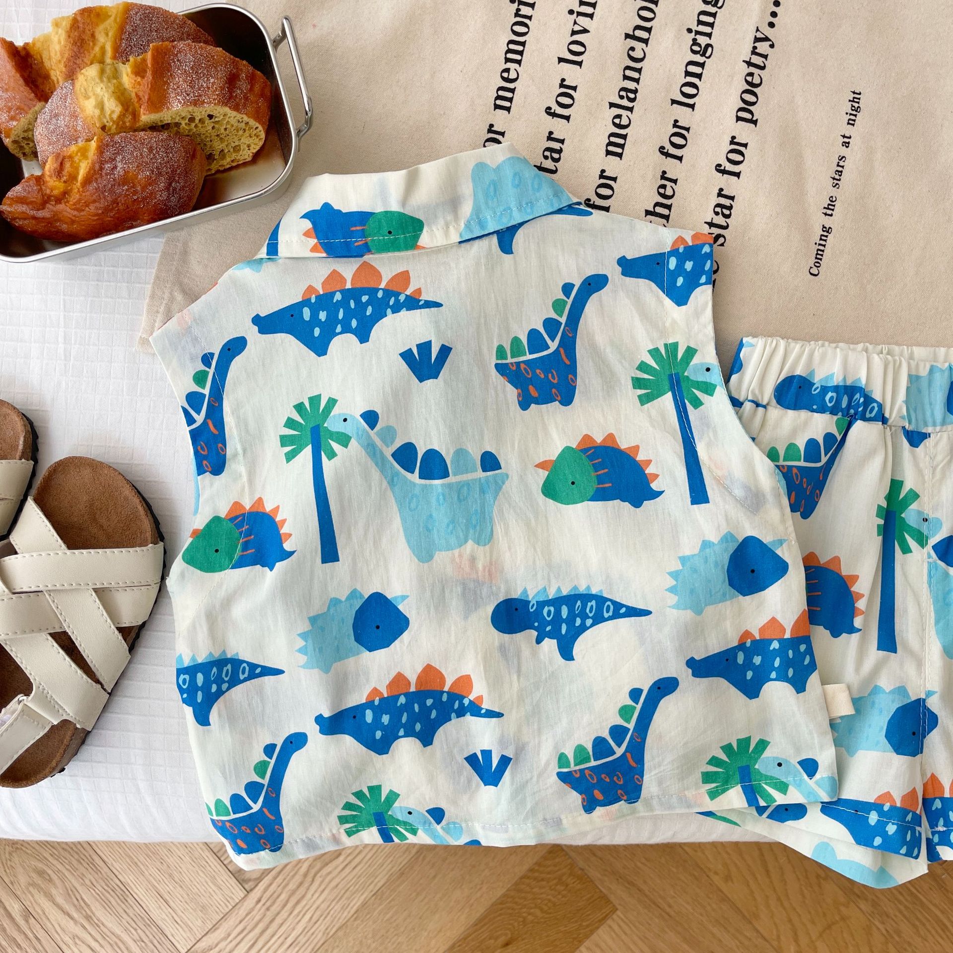 Children's cartoon suit 0-6 years old summer boys Korean sleeveless top dinosaur T-shirt shorts two-piece set BT093