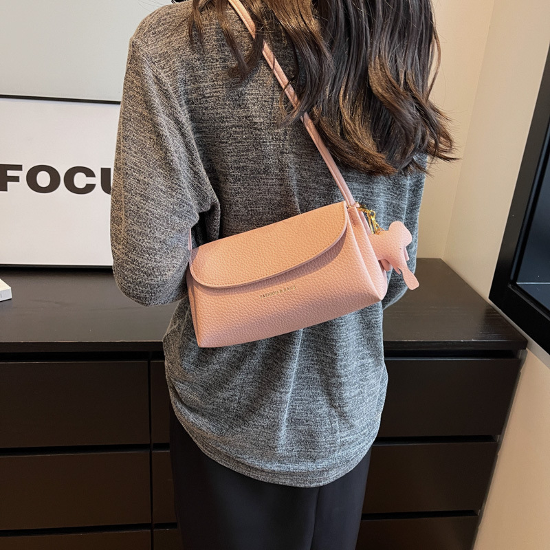 This year's popular small bag women's new trendy popular soft leather small satchel high texture niche ins single shoulder underarm bag
