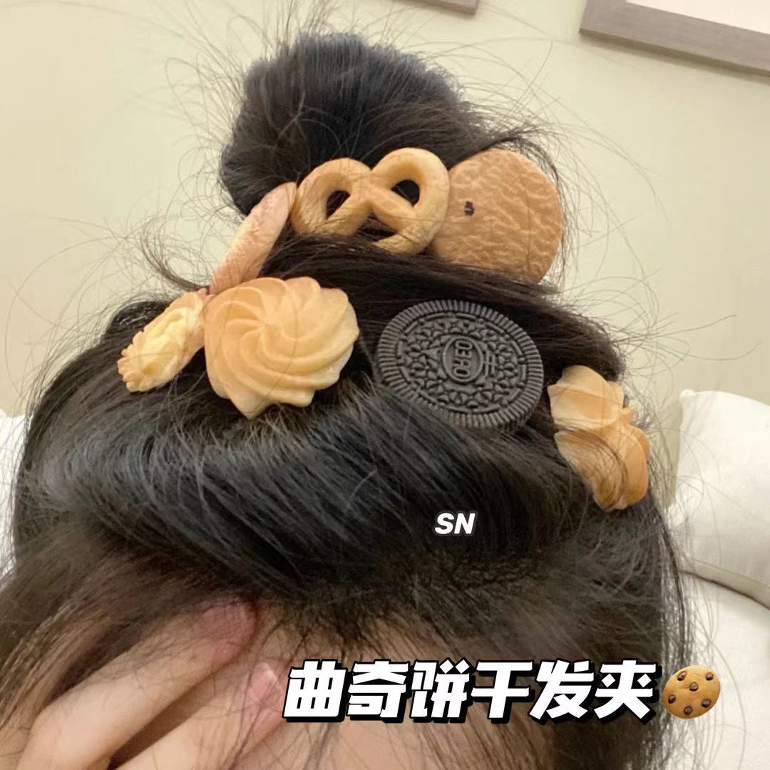 2022 new creative Cookie Cookie hair ring simulation Oreo side clip hairpin cute funny hair accessories women Wholesale