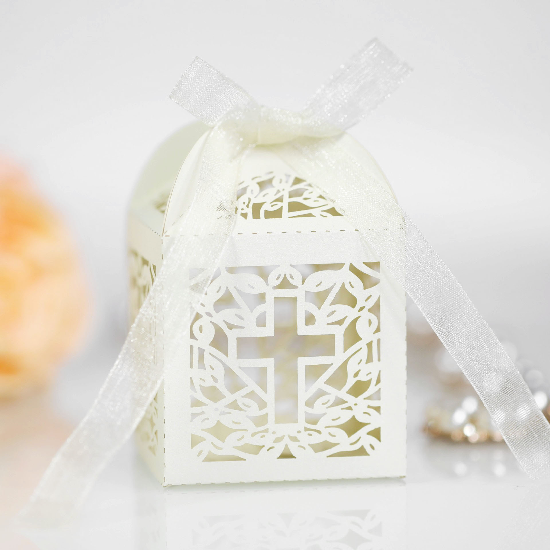 Export hollow ice white pearlescent candy box wedding party bride shower cross chocolate box factory spot