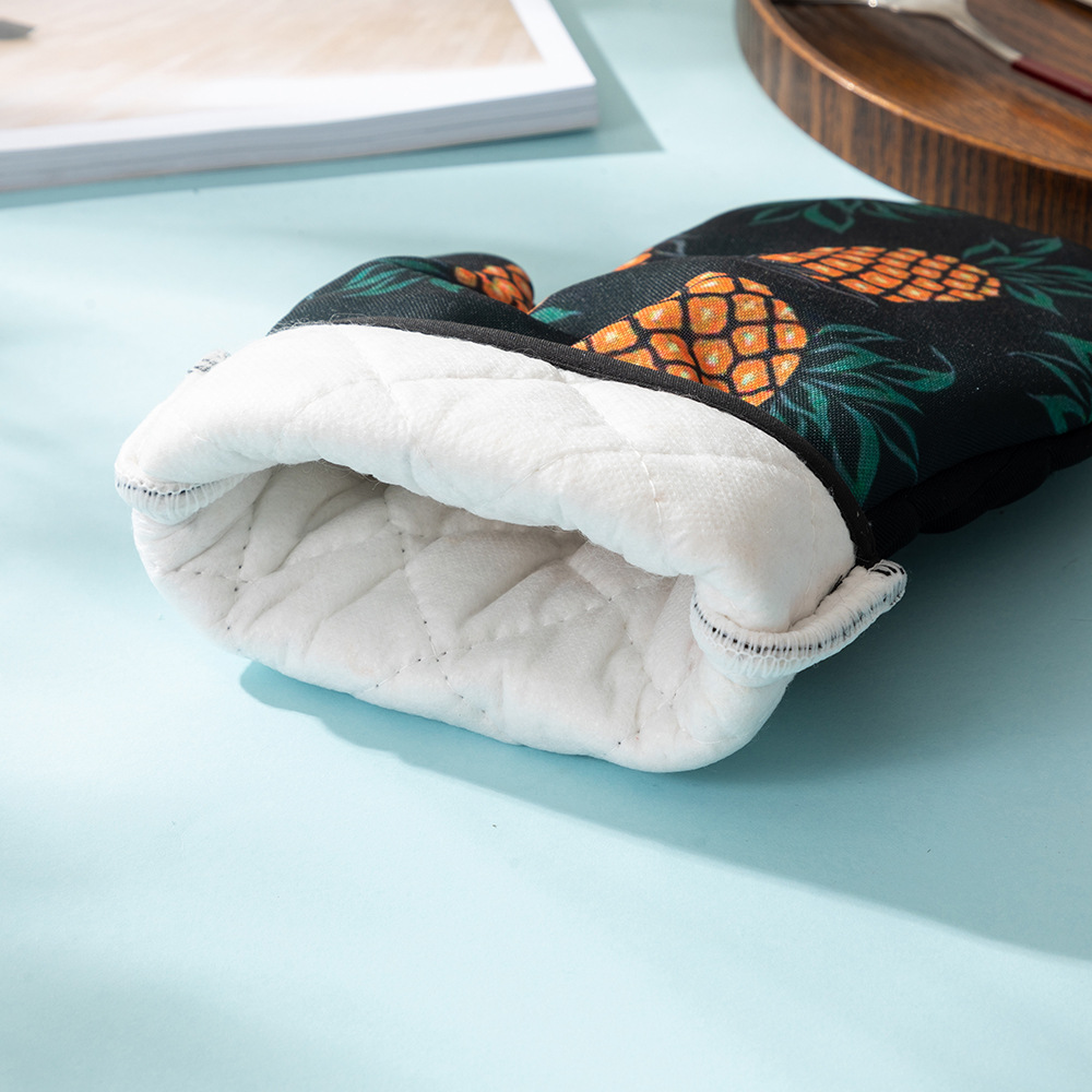 Christmas Microwave Oven Gloves Kitchen Household Anti-scald Baking Gloves Heat Resistant Oven Gloves Set