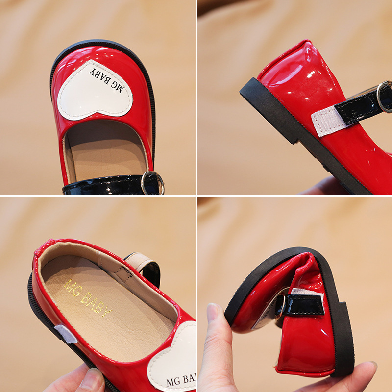 Spring and Autumn 2023 New Korean Style Baby Soft Bottom Love Small Leather Shoes Round Toe Shallow Mouth Small Single Shoes Girls' Princess Shoes