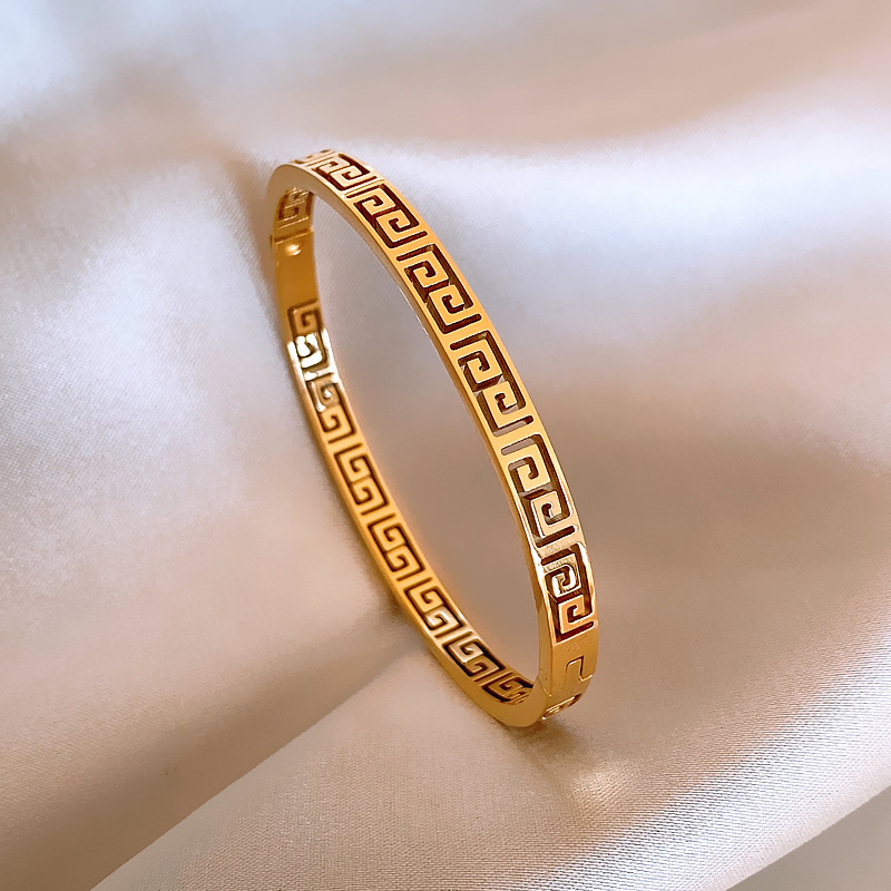Great Wall Pattern Titanium Steel Bracelet Women's Retro Palace Style Ins Niche Design Light Luxury High-end Design Hand Accessories New Style