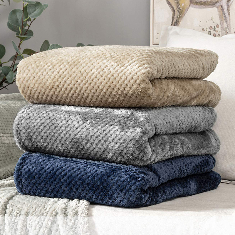 Cross-border in stock thick solid color pineapple plaid flannel blanket coral fleece sofa blanket air conditioning blanket nap blanket