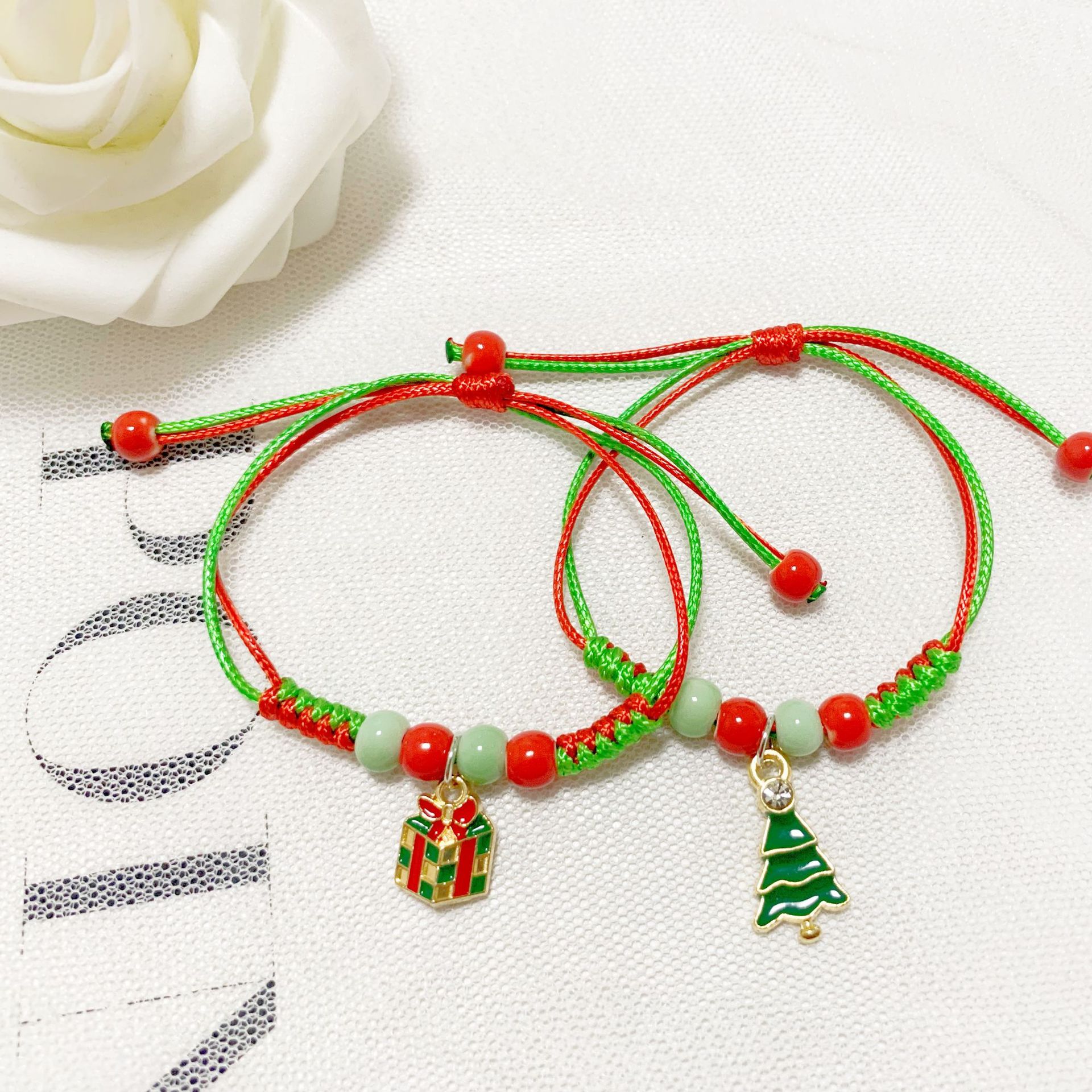Europe and the United States new Christmas cartoon bracelet Santa Claus Christmas tree donuts deer a variety of optional manufacturers wholesale