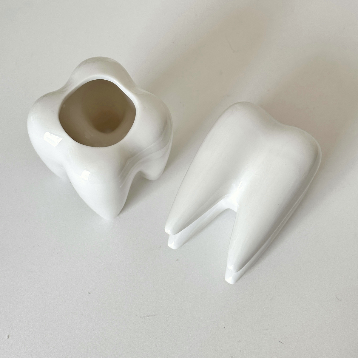Toothbrush Holder Storage Bucket Personality Decorative Teeth Pen Holder Creative Birthday Gift Ornaments Desktop Office Desk