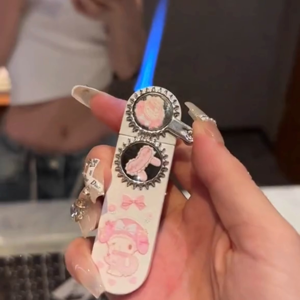 Creative Gear Rocker Arm Kulomi Cartoon Lighter Rotating Gear Windproof Personality Trendy Boyfriend Shake Tone Same Style