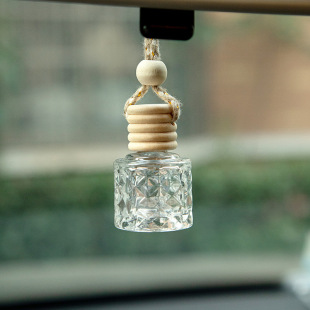 Five-line cover perfume round diamond empty bottle 8ML perfume aromatherapy essential oil Car pendant fragrant wood indoor pineapple bottle
