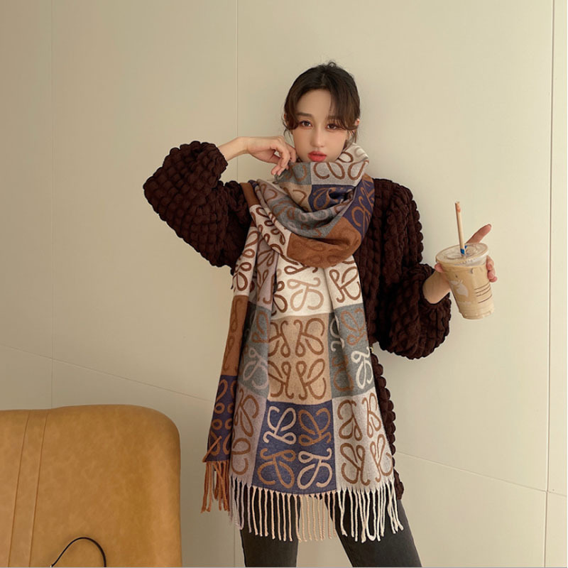Winter Explosions Scarf Women's Warm Fashion All-match Cashmere Thickened Scarf European and American High-end Sense Shawl Internet Celebrity