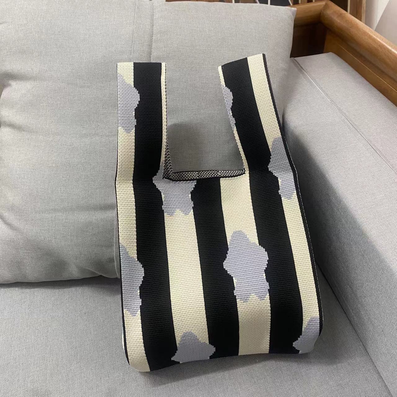 Ins Internet Trendy Handbag Women's Knitted Bucket Bag Japanese and Korean Style All-match Hand-carried Casual Tote Bag Lunch Box Bag