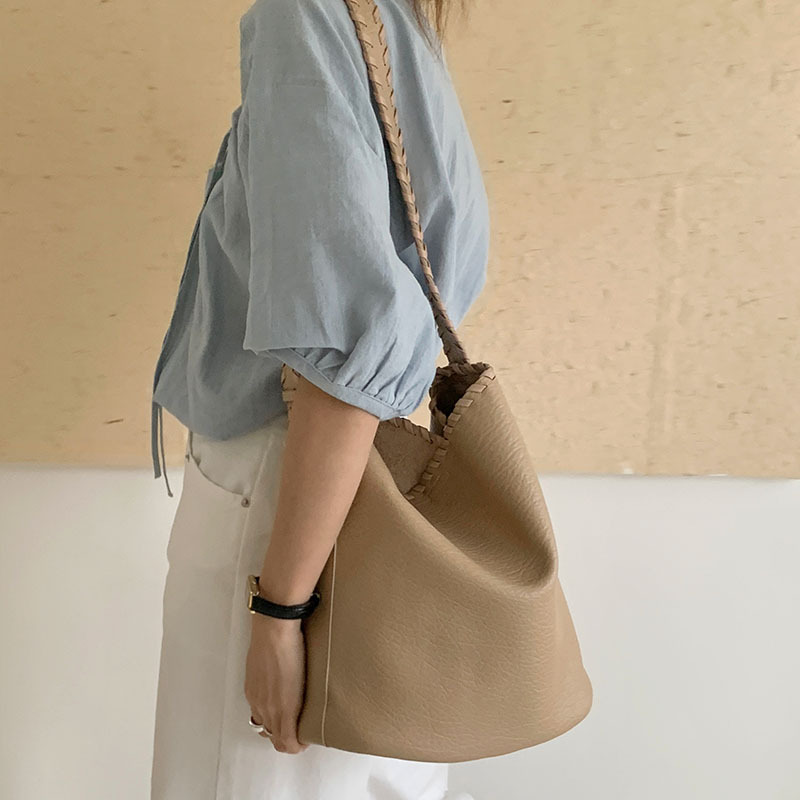 High-end Fashion Shoulder Tote Bag Women's 2024 New Spring and Summer Casual All-match Large Capacity Crossbody Bucket