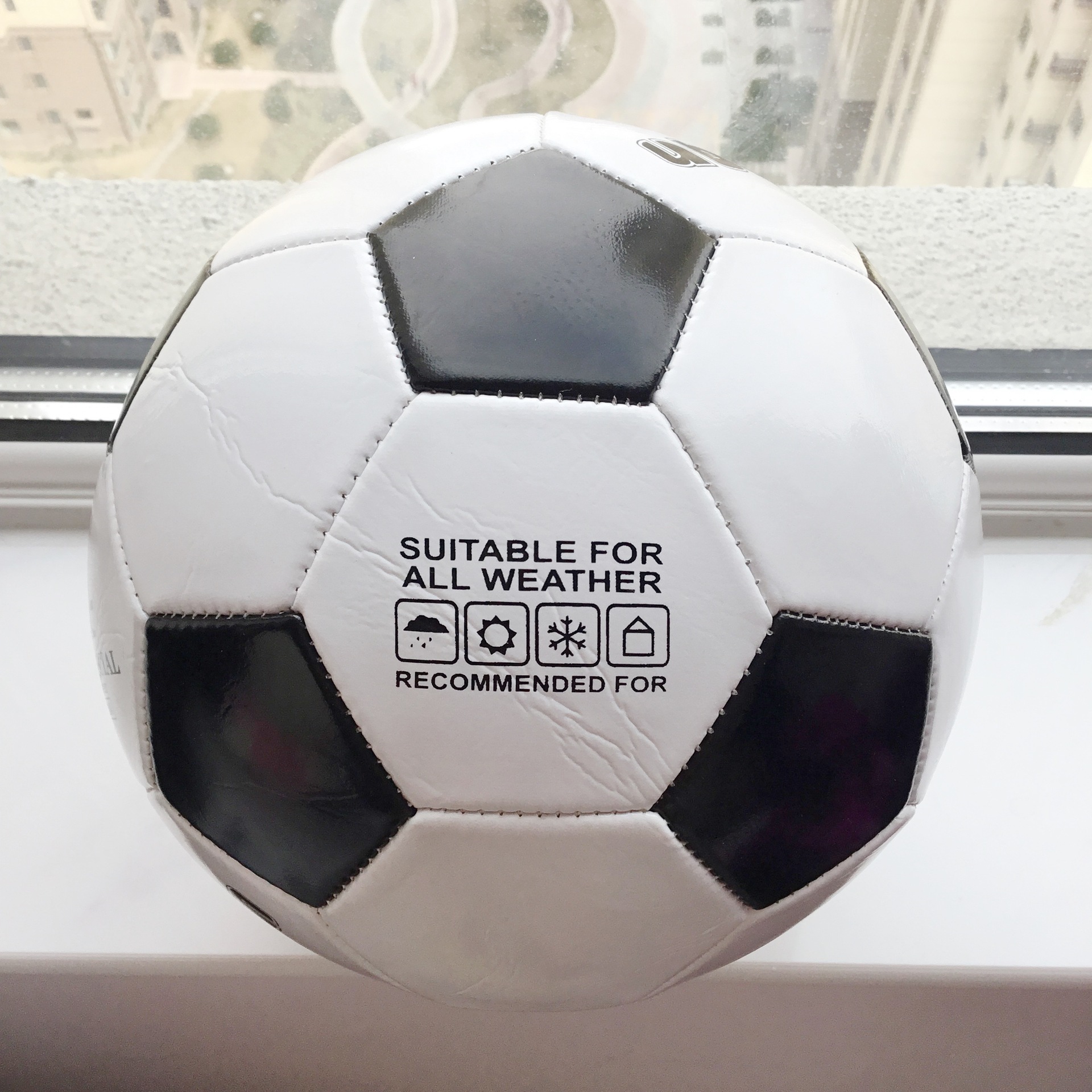 Total football black and white block thickened frosted No. 3, No. 4, No. 5 color windmill football student adult football