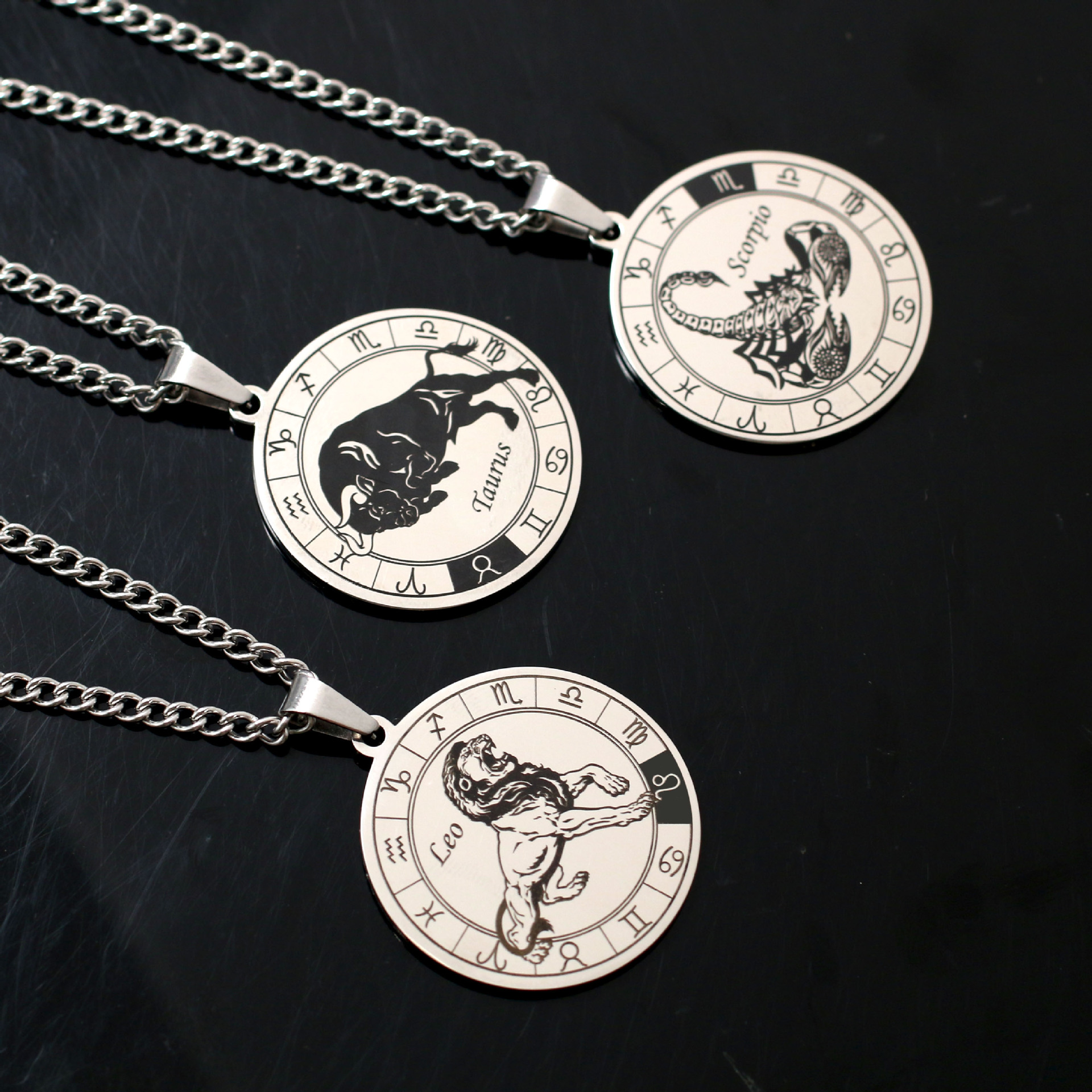 12 constellation pendant necklace men's titanium steel domineering personality Leo turntable lovers stainless steel necklace