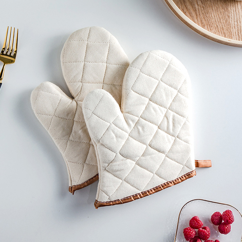 Baking gloves heat insulation Gloves oven microwave oven gloves anti-scald high temperature resistant gloves oven gloves