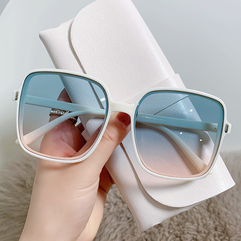 New 2022 m nail square sunglasses gradient sunglasses women's trendy UV-resistant vintage sunglasses