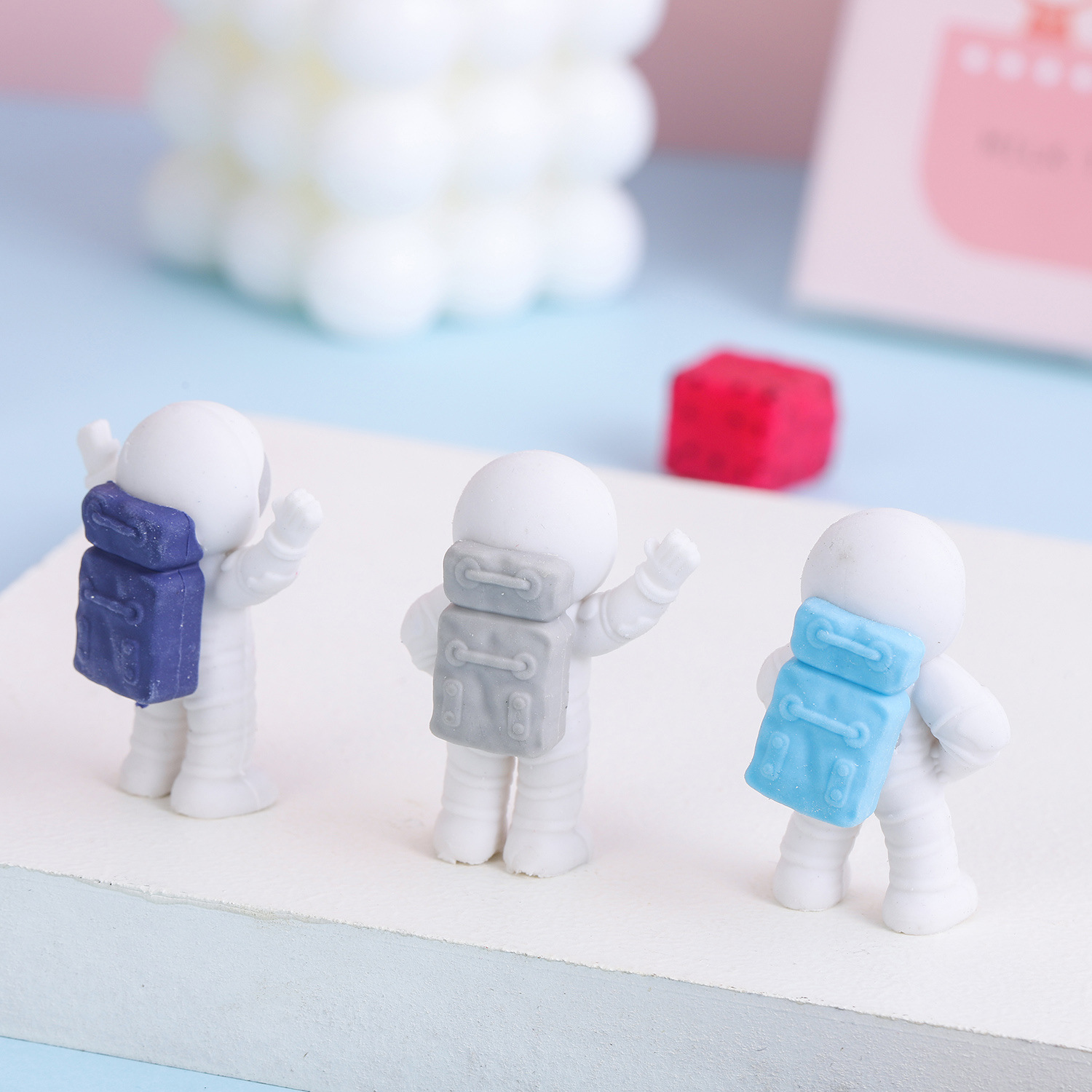 Cross-border new creative space astronaut astronaut modeling eraser student stationery in the final prize of June 1