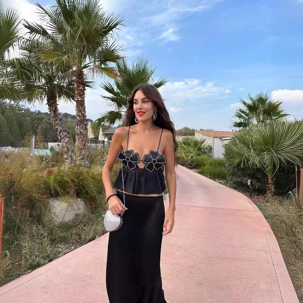 Summer 2023 European and American style autumn women's clothing new black bright flower decorative cotton top small camisole