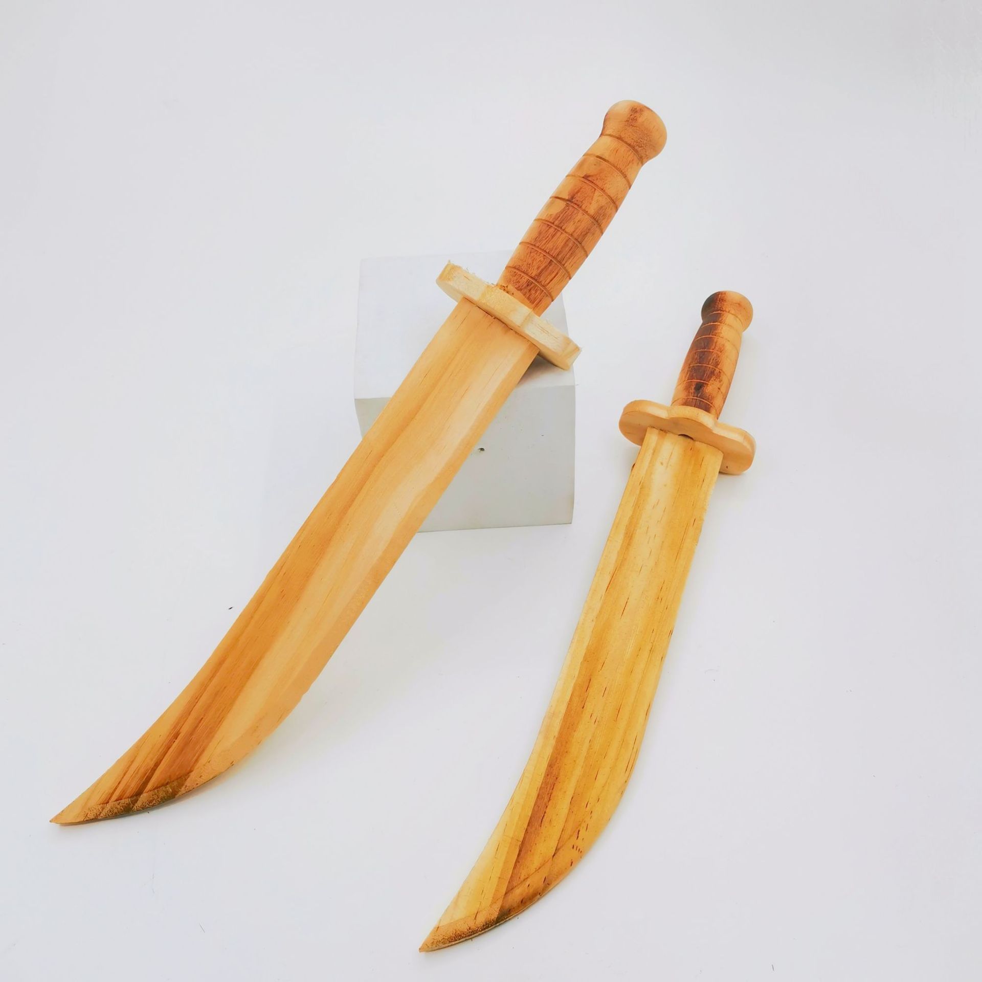 Factory Direct sales all-wood small dagger children's toys all-wood small knife small sword handmade art scenic spot hot selling toys