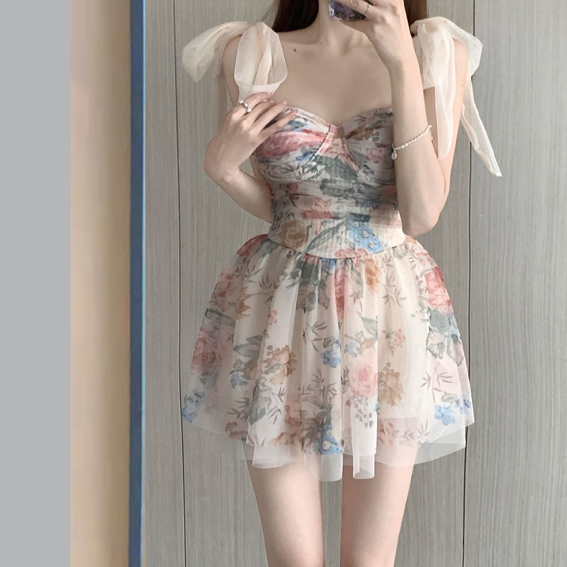 One-piece swimsuit women's fresh skirt Conservative belly covering meat high-grade hot spring hot spring hot girl pure desire style swimming suit