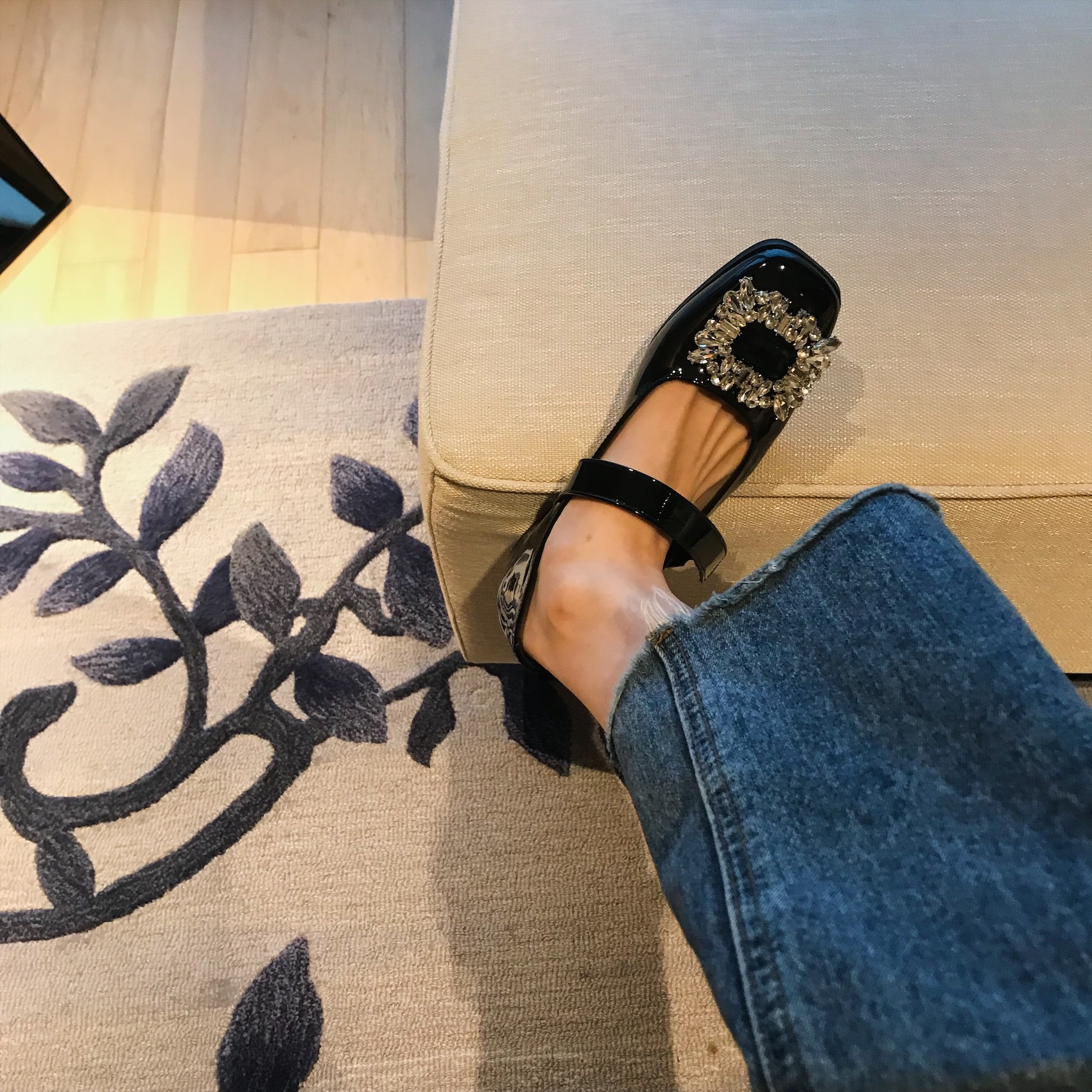 Rhinestone Square Buckle Mary Jane Shoes Women's 2022 Spring and Autumn New Patent Leather Flat Heel Shallow Mouth Sweet Chunky Heel Single-Layer Shoes