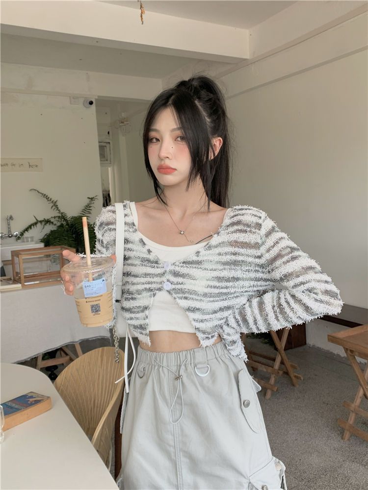 Striped knitted cardigan jacket women's autumn new design thin bottoming shirt with exposed navel short long-sleeved top