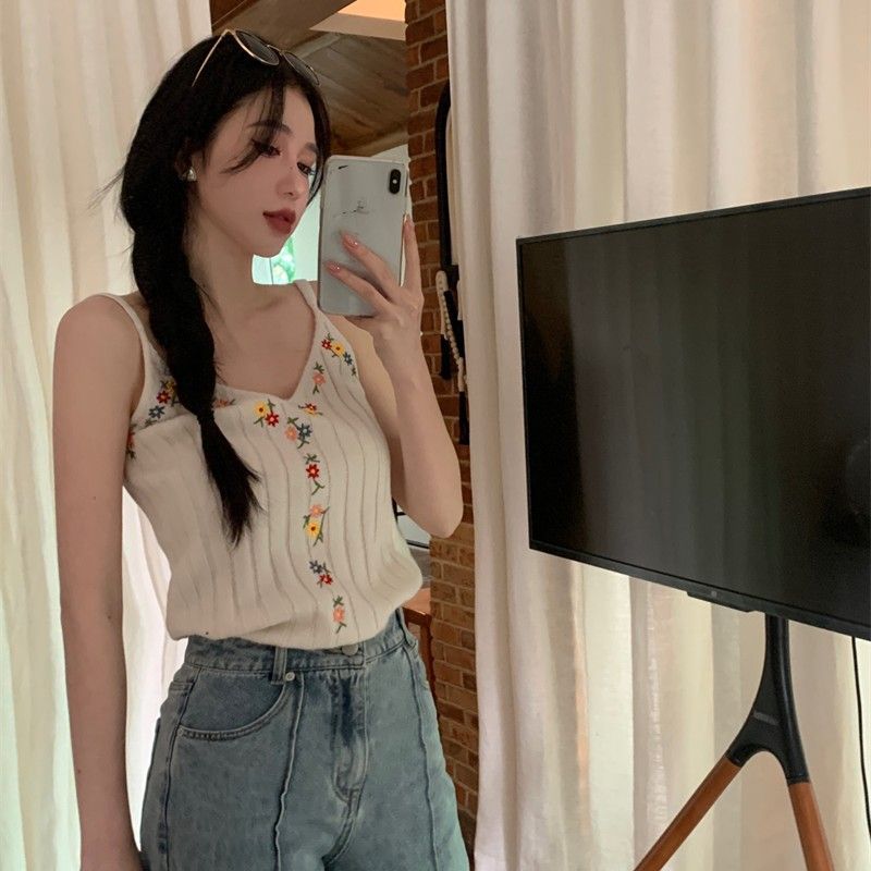 Summer new retro floral embroidered knitted camisole women's hot girl design chic sexy sleeveless top