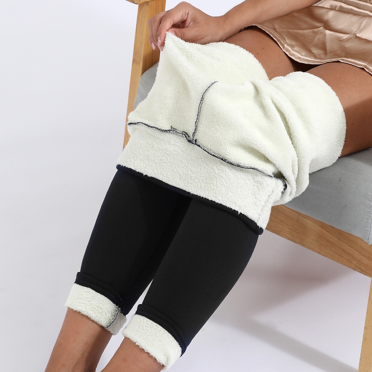 Cross-border direct supply fleece-lined thick lambswool leggings women's outer wear skinny pants stretch high waist slim warm pants