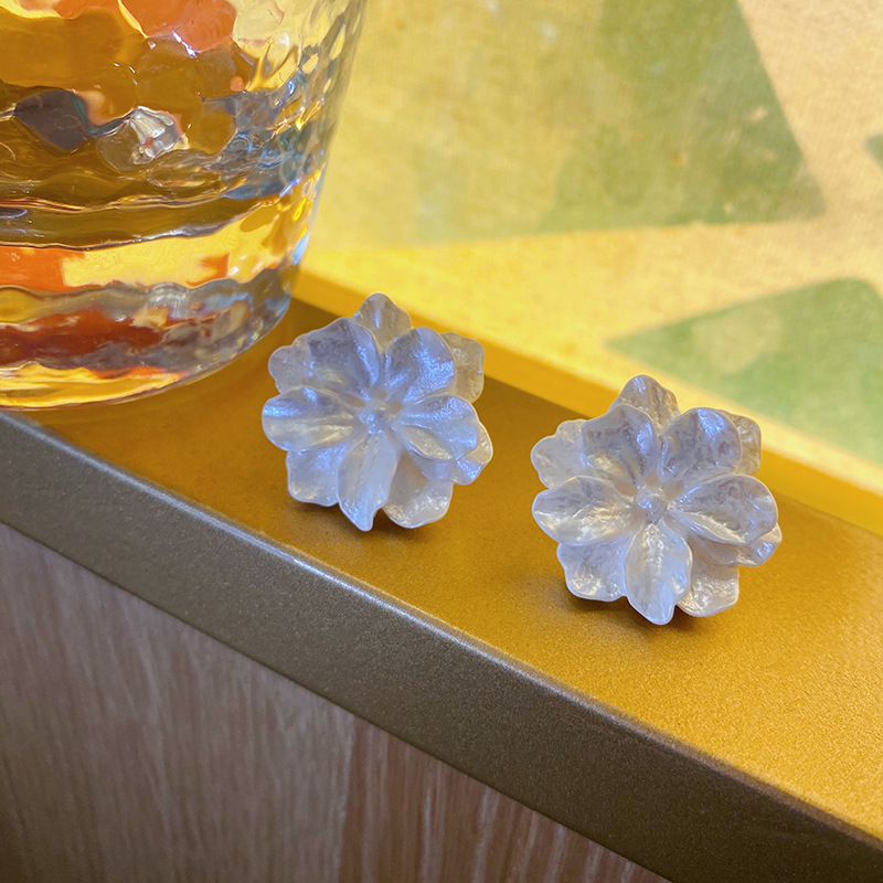 S925 Silver Needle Acrylic White Flower Earrings for Women Simple French Elegant Japanese Style Fragrant Style Earrings Earrings