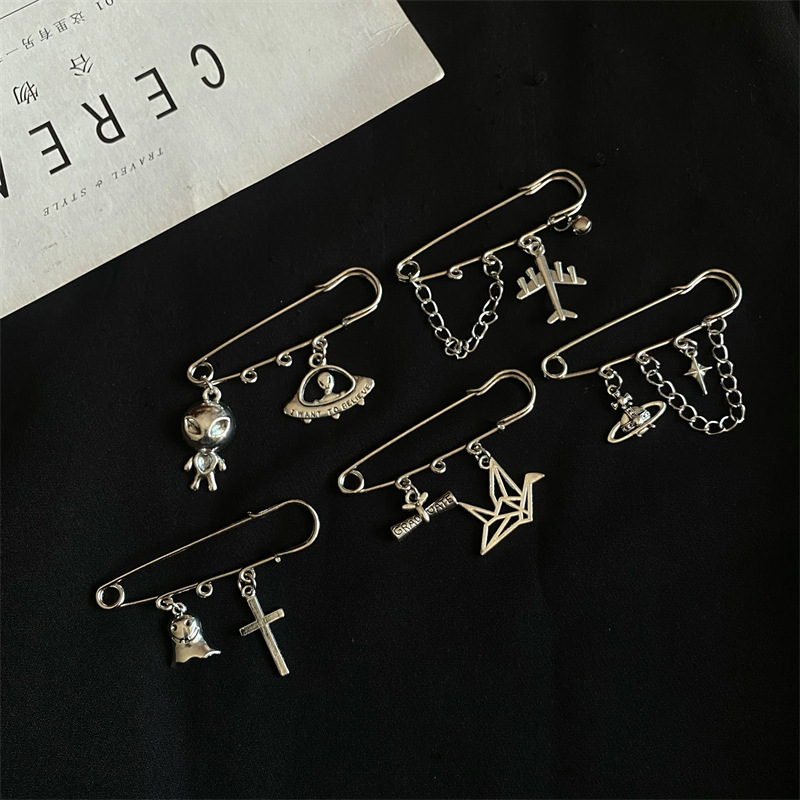 Gothic Vintage Dark Style Brooch Cross Waist Buckle Suit Jacket Pin Shoes Hat Accessories Trendy Jewelry