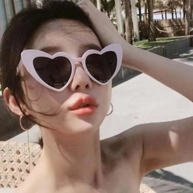 New women's love sunglasses fashion heart-shaped party sunglasses TikTok Net red same style peach heart glasses wholesale