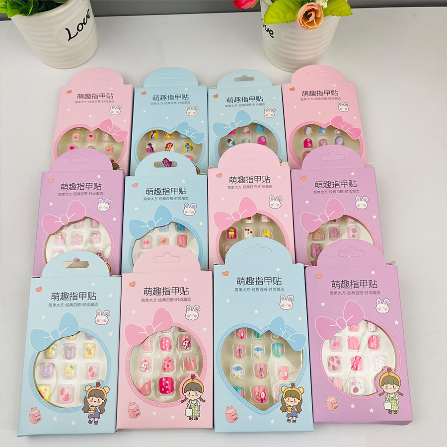 12 pieces children's nail patch cartoon safe waterproof non-toxic nail sticker little girl wearable removable manicure