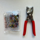 Color bag 50 pairs of buttons + iron pliers a pair