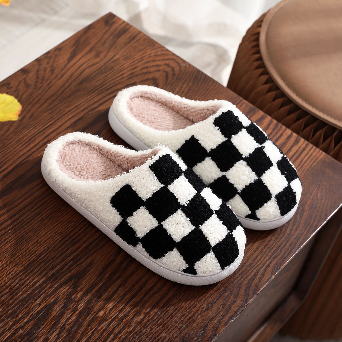 2024 Explosions Smiley Cotton Slippers Men's and Women's Home Winter Chessboard Plaid Embroidered Mao Mao Slippers Cross-border Wholesale