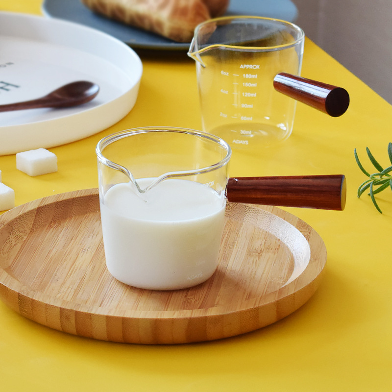 Extract concentrated coffee milk Cup heat-resistant glass wooden handle scale milk pot seasoning juice pouring milk pot sauce cup