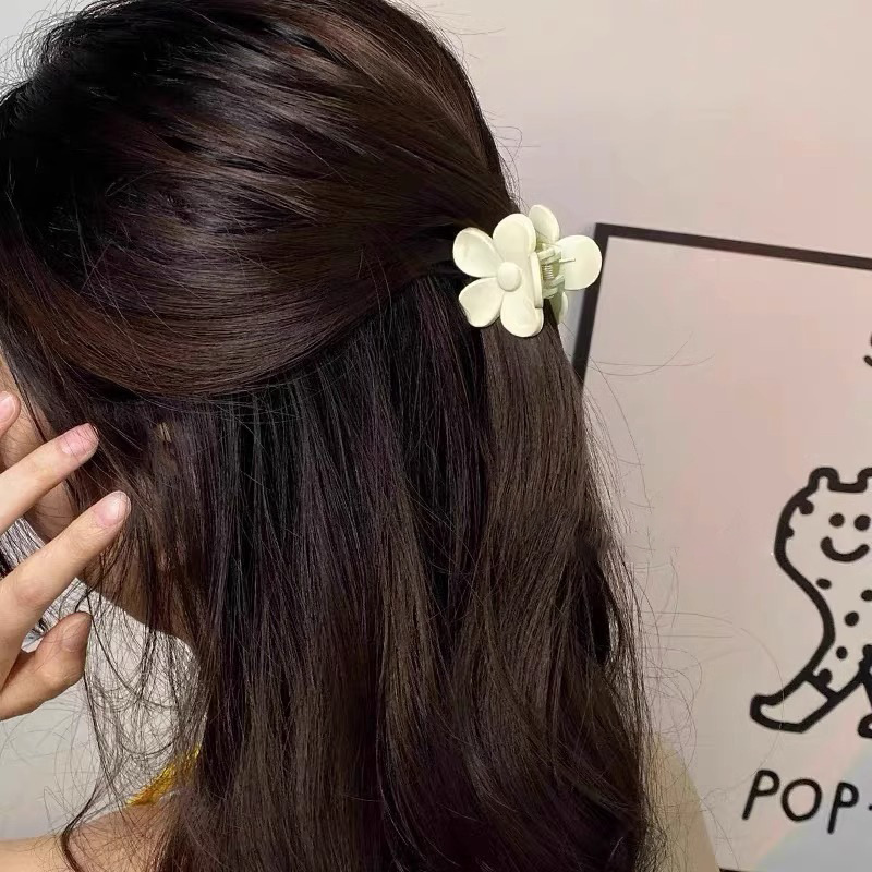 Simple Princess head small clip female summer forehead side bangs clip broken hair clip mini headdress hairpin wholesale