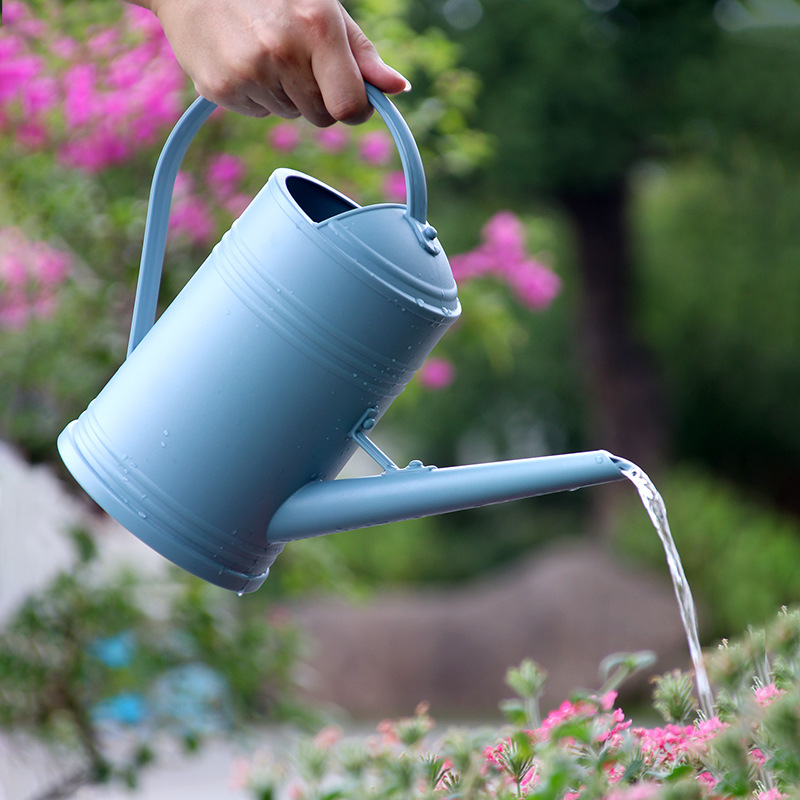 Gardening tools watering kettle watering kettle 1.8L imitation tin bucket resin shower head watering kettle watering pot wholesale