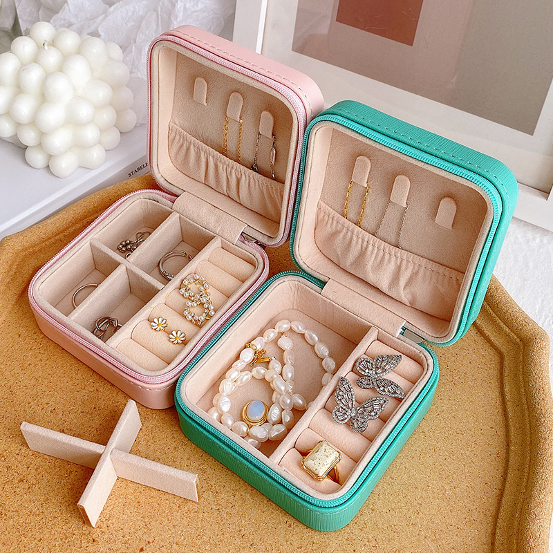 Simple portable palm jewelry box European and American ring earrings storage box zipper flip travel small jewelry bag box