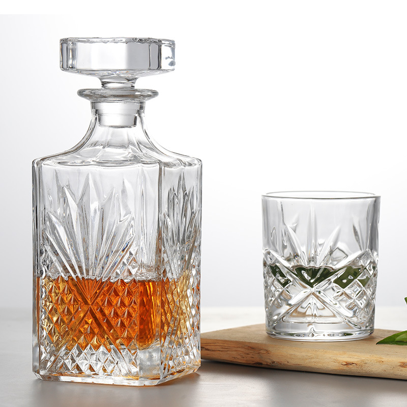 Amazon Hot Sale Wine Glass Set European Style Whiskey Wine Glass Gift Box Foreign Wine Glass Wine Bottle Crystal Whiskey Cup