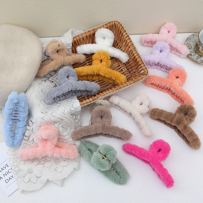 Autumn and Winter furry clip simple shark clip plush new hairpin high-grade sense back head hairpin headdress hair accessories