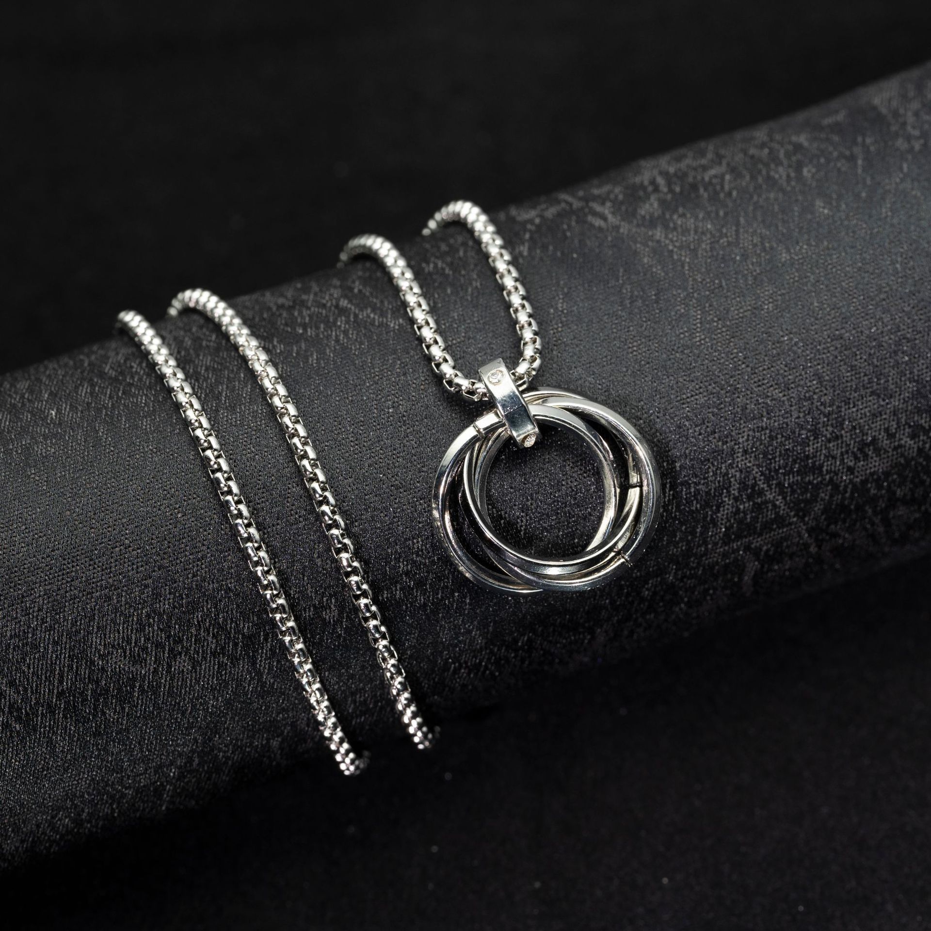 Tricyclic alloy [black]]