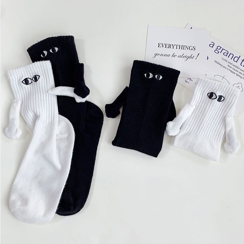 Magnetic holding hands socks for women, white funny student couple socks, trendy and personalized socks for boys and girls, versatile solid color mid-calf socks